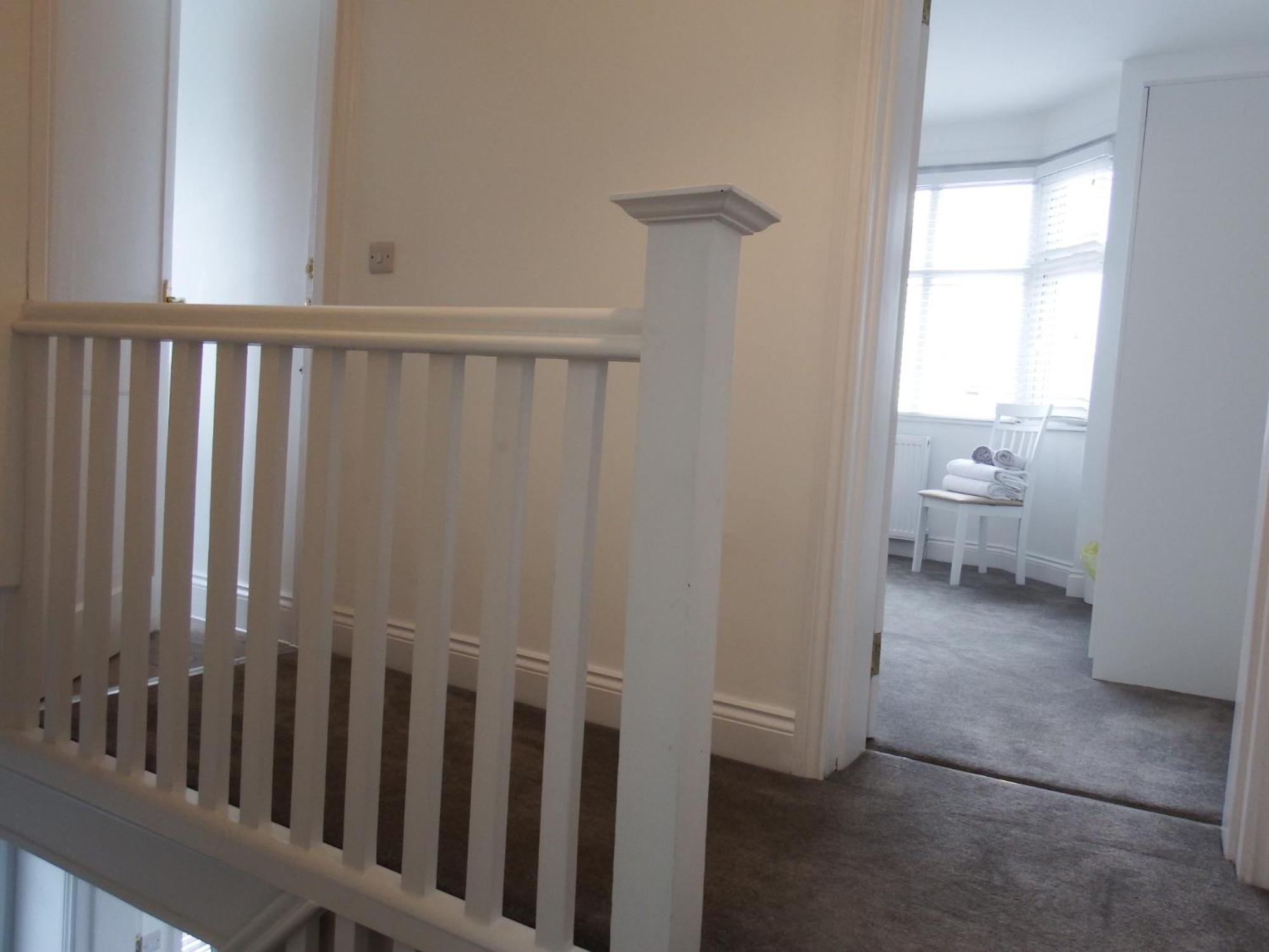 Newly Renovated 3 Bedroom Victorian Detached House Борнмут Экстерьер фото